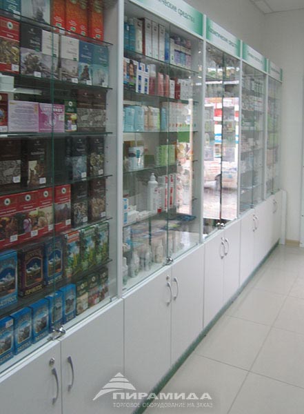 Стеклянные витрины. Торговое оборудование для аптеки на заказ в Новосибирске