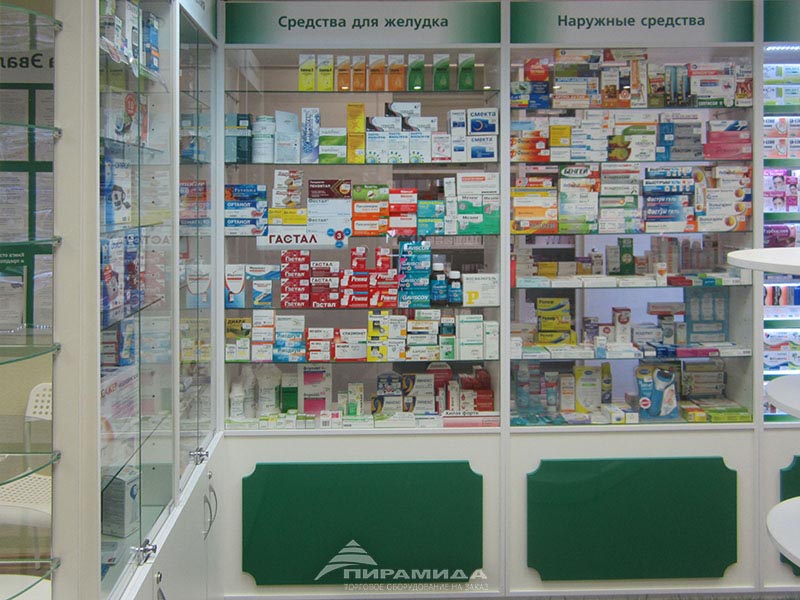 Витрины в зале. Торговое оборудование для аптеки на заказ в Новосибирске