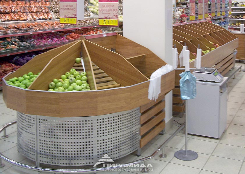 Полки для овощей из дерева. Торговое оборудование для овощей на заказ в Новосибирске