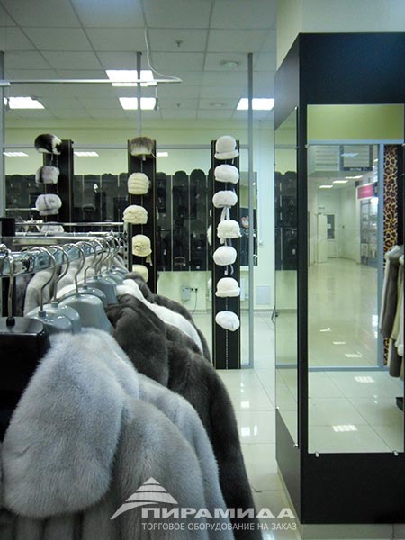 Общий вид. Торговое оборудование для меховых и кожанных изделий на заказ в Новосибирске