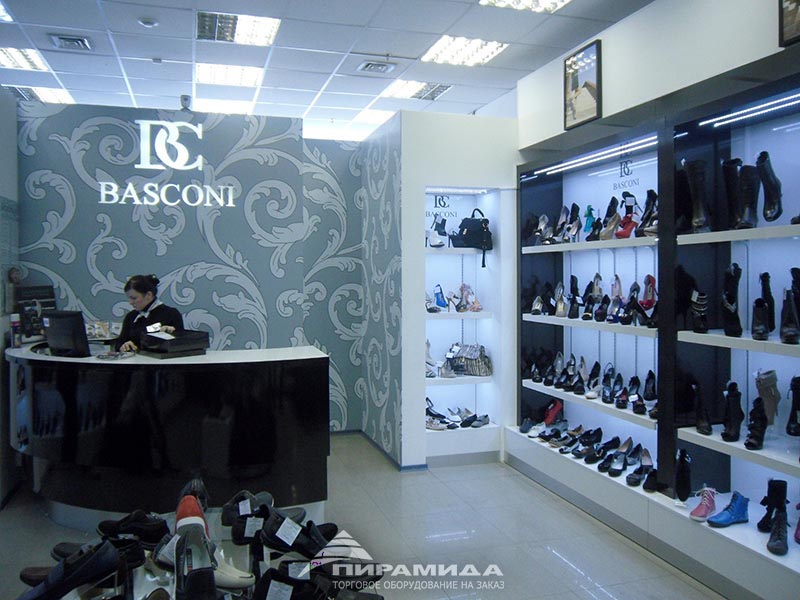 Интерьер магазина. Торговое оборудование для обуви на заказ в Новосибирске