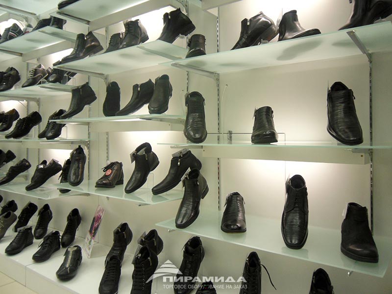 Полки с подсветкой. Торговое оборудование для обуви на заказ в Новосибирске